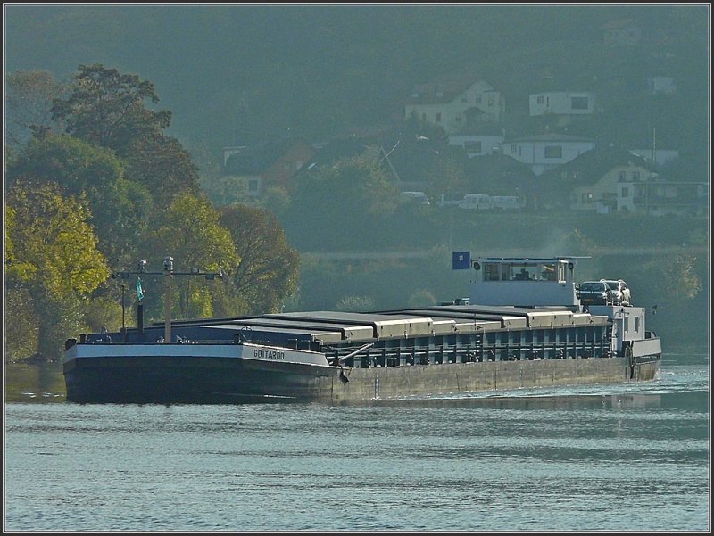 Das niederlndische Frachtschiff Gottardo fotografiert am 18.10.09 auf der Mosel in Wasserbillig.  