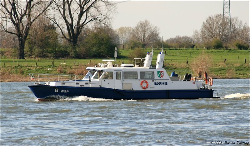 Das Rheinstreifenboot WSP 8 der Wasserschutzpolizei Duisburg begleitete am 07.04.2008 den Transport der Raumfhre Buran. Detailinfos, Fotos vom Bau und der Schiffstaufe... http://www1.polizei-nrw.de/wasserschutz/wir%20stellen%20uns%20vor/boote/boote%20der%20Wasserschutzpolizei/article/wsp%208.html