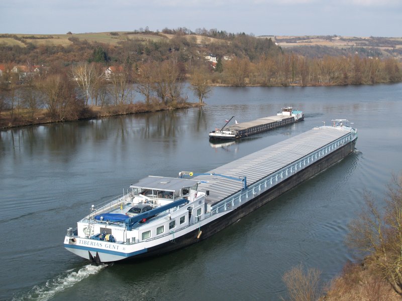 das Schiff Tubor und Obelix treffen sich bei Mariaort am 23.02.2008