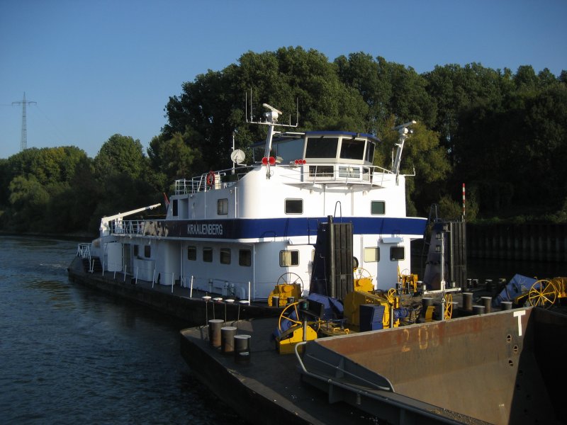 Das Schubschiff  KRAAIJENBERG  am 15.10.2007 im Hafen Neuss in der Nhe von Dsseldorf.