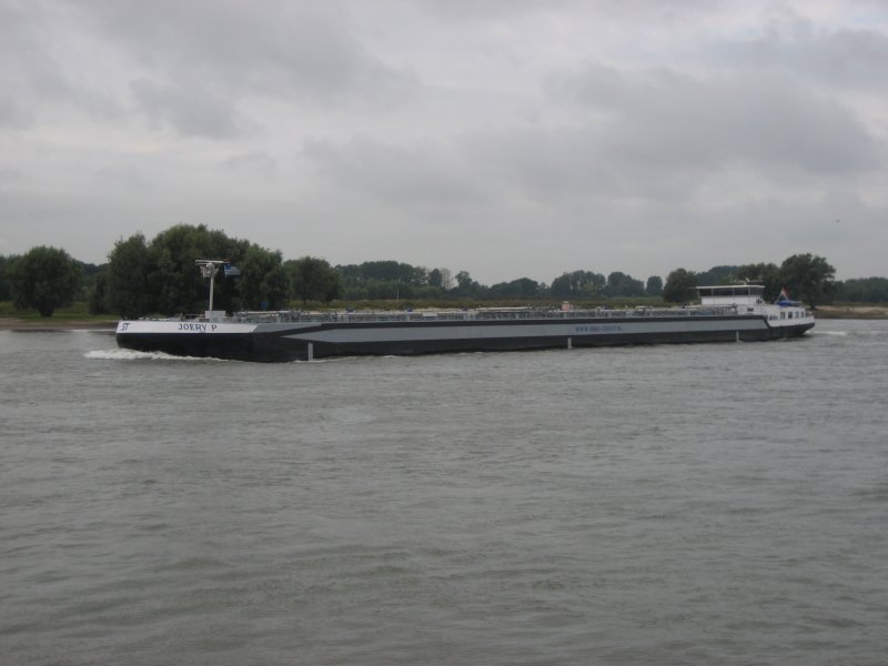 Das Tankschiff  JOERY P  am 31.08.2007 auf dem Rhein.