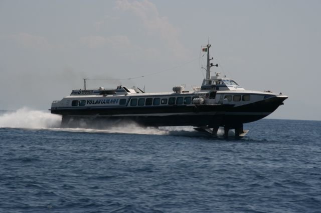 Das Tragfluegelboot M/S  Alieolo  bei der Fahrt von Amalfi nach Positano; 02.09.2007