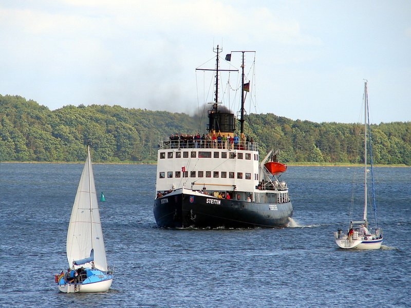 Der Dampfeisbrecher -Stettin- luft ber die Sdansteuerung zum Stadthafen Stralsund.     14.07.08