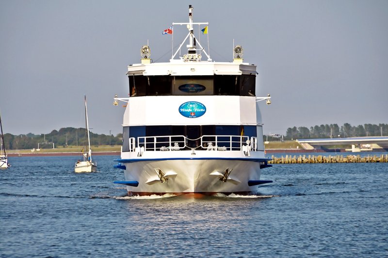 der Hiddenseer beim Einlaufen in den Stralsunder Hafen am 02.07.09