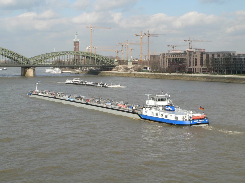 Der  Josef Jaegers  ist das Flaggschiff der gleichnamigen Reederei aus Duisburg. Hier in Kln am 10.3.2007