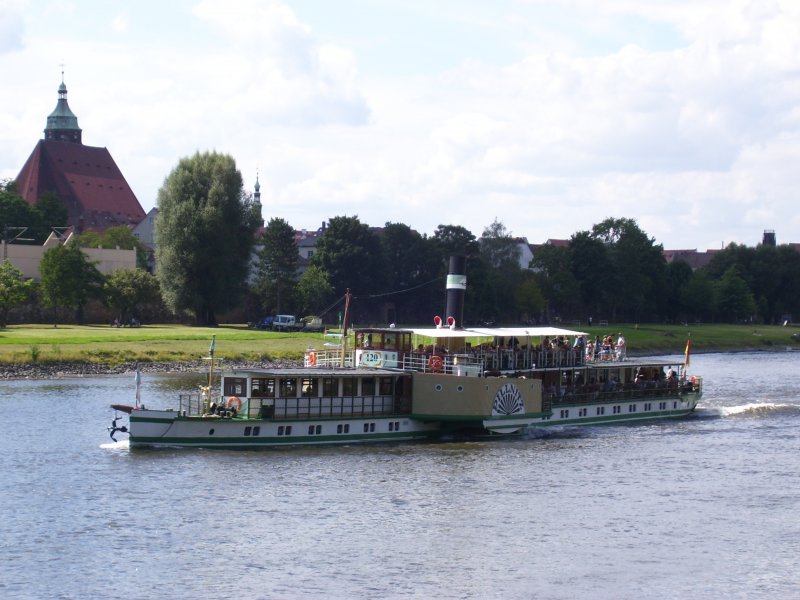 Der Raddampfer Pilnitz kurz nach dem ablegen in Pirna am 21.08.08.