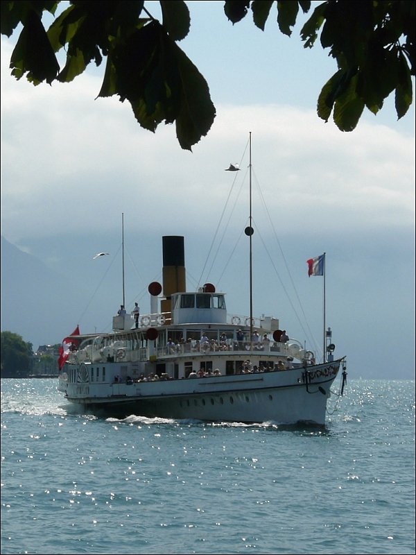 Der Raddampfer  Simplon  kurz vor dem Erreichen der Anlegestelle Vevey March am Genfer See. 02.08.08 (Jeanny)  