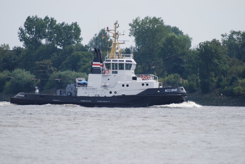 Der Schlepper Accurat IMO-Nummer:9045869 Flagge:Deutschland Lnge: 31.0m Breite:10.0m Baujahr:1993 Bauwerft:Peene Werft,Wolgast Deutschland vor Teufelsbrck am 08.08.09 