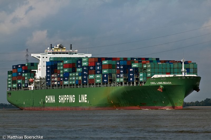 Die CSCL Long Beach bei Grnendeich am 03.09.09.