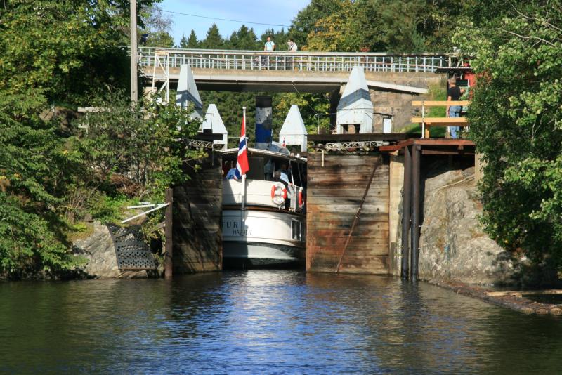 Die D/S  Turisten  in der Strmsfoss sluser; 12.09.2009