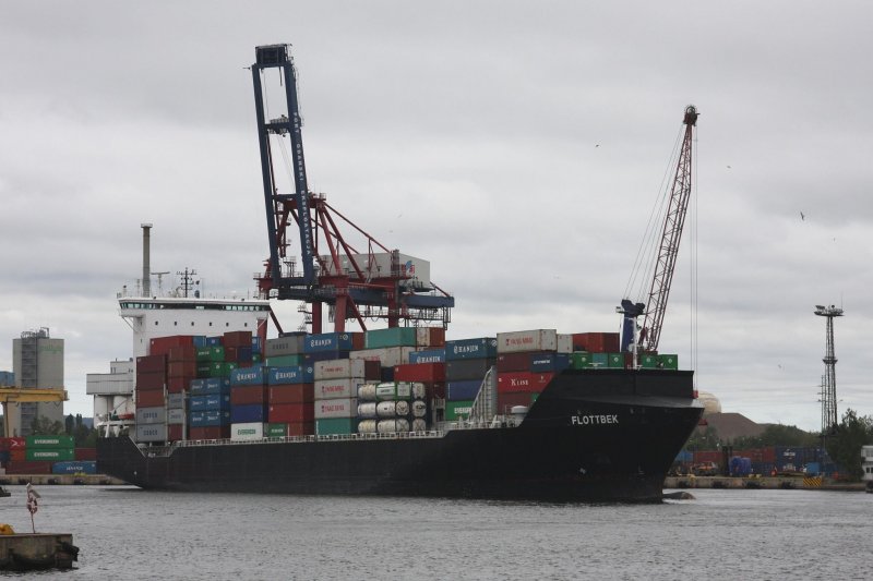 Die Flottbek Wurde Von Der Meyer Werft In Papenburg Gebaut Schiffbilder De