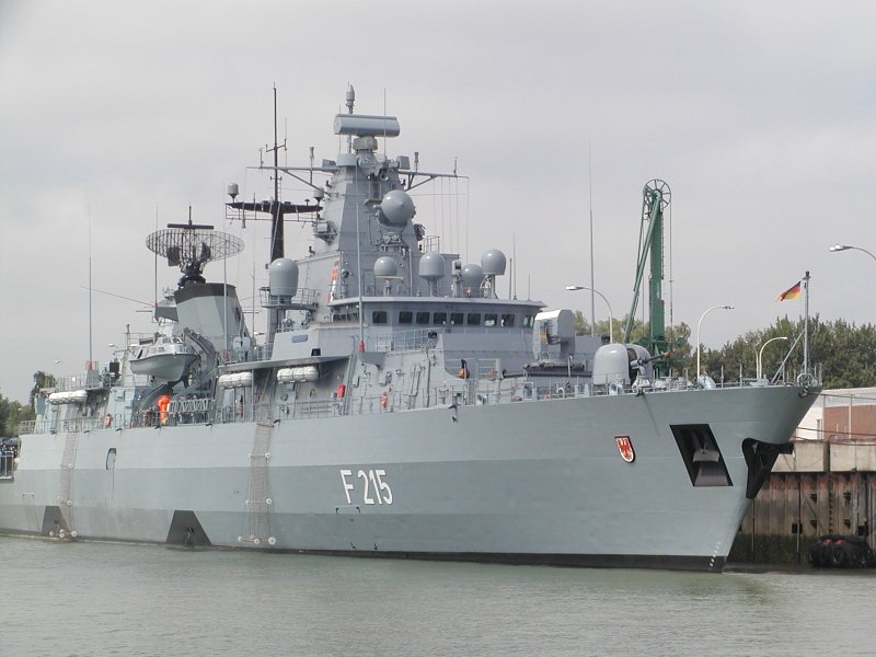 Die Fregatte F 215 Brandenburg am 13.07.05 in Wilhelmshaven.
Indienststellung am 14.10.1994