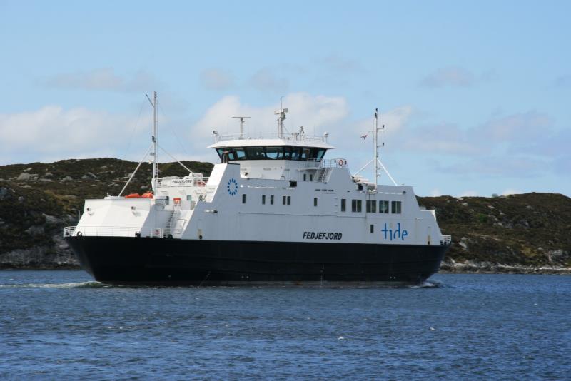 Die F/S  Fedjefjord  der Fhrgesellschaft Tide verlsst den Hafen von Svry; 12.06.2009