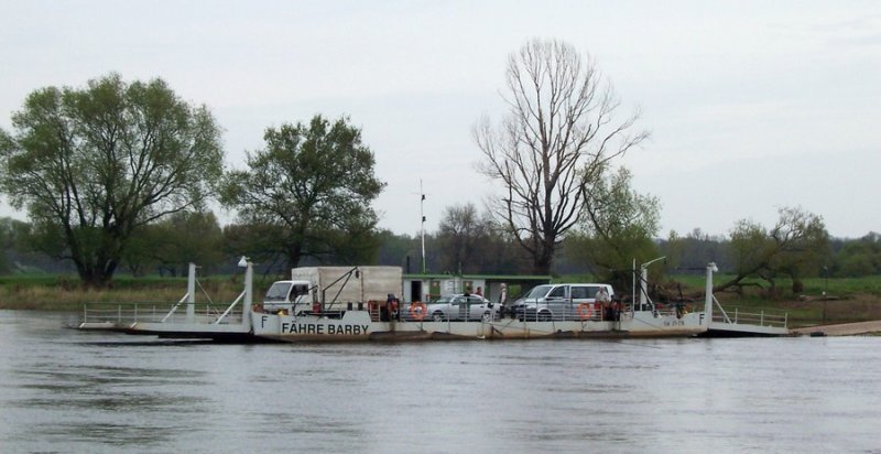 Die Gierseilfhre  Barby  am Elbe-Km 291,4. Datum 29.04.2005