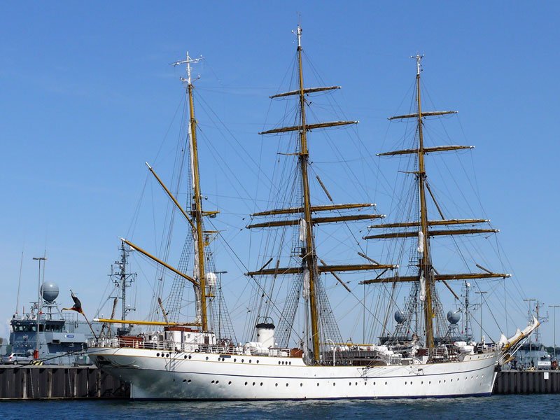 Die GORCH FOCK, das Segelschulschiff der Marine (Lnge 89m, Breite 12m) ist heute von mehrmonatiger Ausbildungsfahrt zurckgekommen und liegt jetzt am Tirpitzkai; Kiel,14.05.2009
