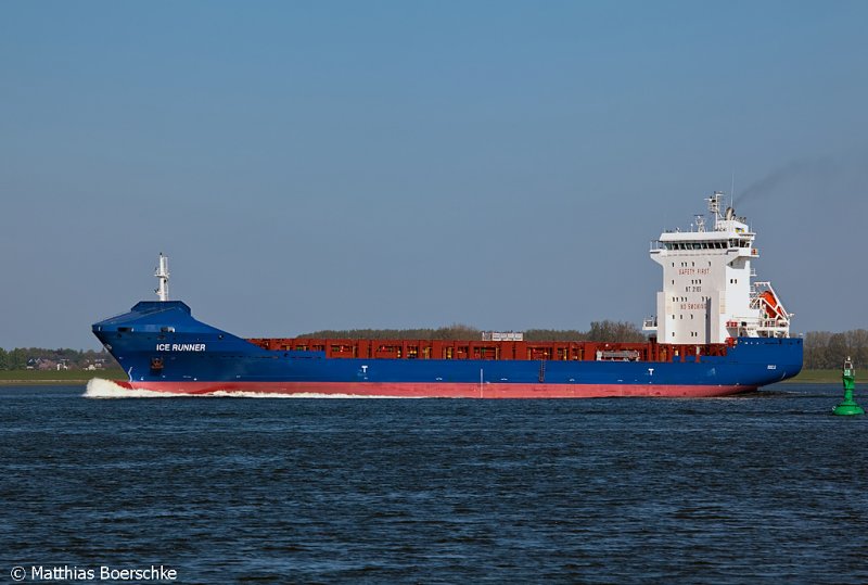 die ICE Runner auf der Elbe bei Lhe Sand am 23.04.09.