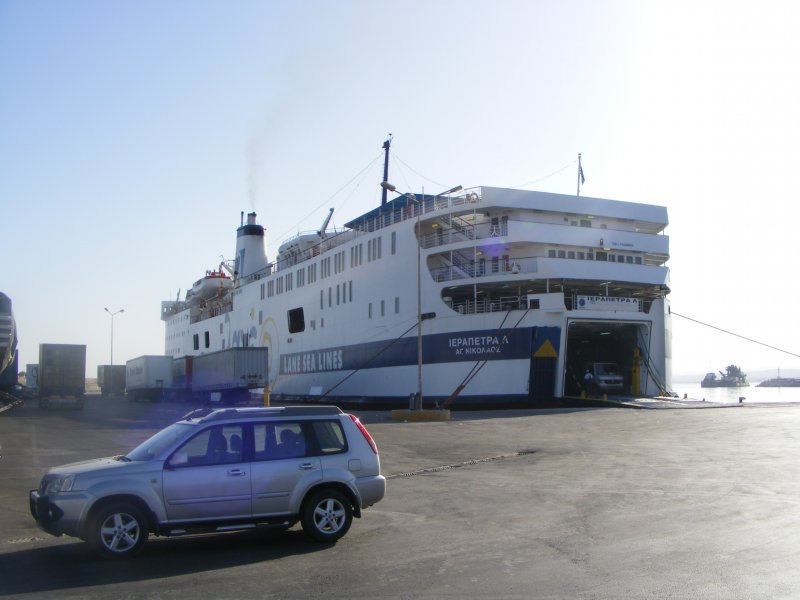 die IEPAMETA im Hafen von Rethymno { Kreta } im Sommer 2008