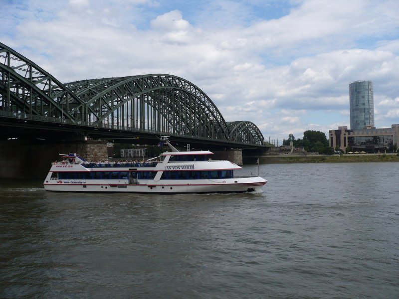 Die  Jan von Werth  am 27.7.2007 vor der Hohenzollernbrcke in Kln.