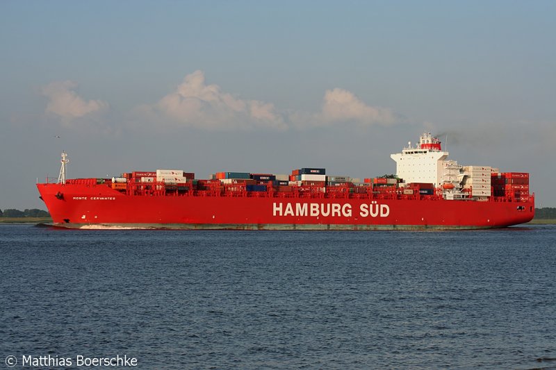 Die Monte Cervantes auf der Elbe bei Lhe Sand am 10.07.06.