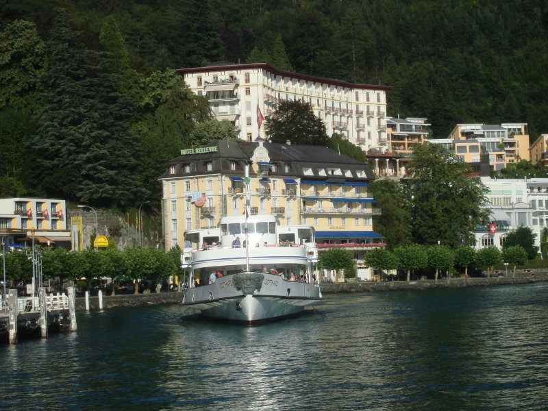 Die MS Gotthard legt am 5.08.2007 bei Brunnen an.