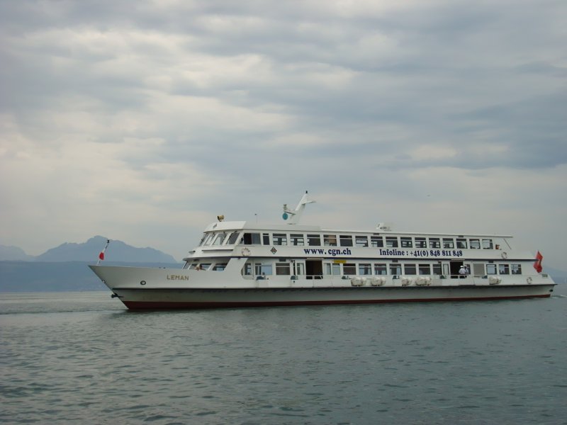 Die MS Leman beim Wenden am 1.7.2007 bei Lausanne Ouchy.