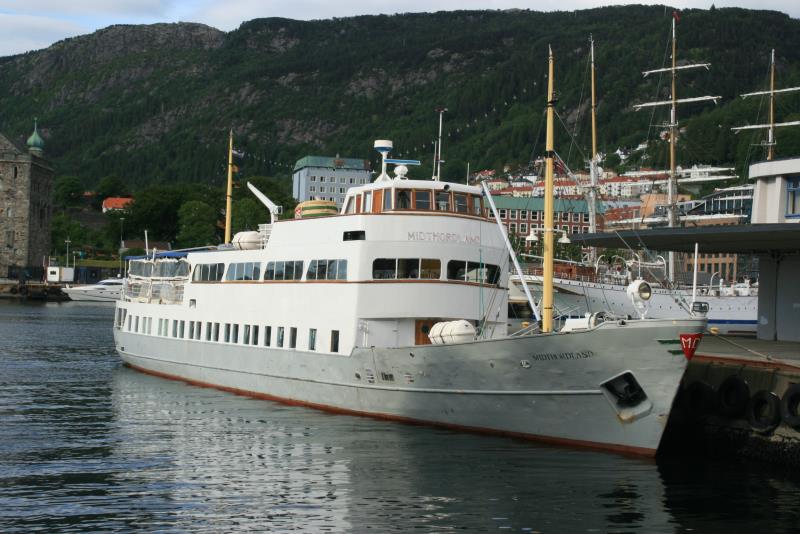 Die M/S  Midthordland  im Vgen von Bergen; 08.06.2009