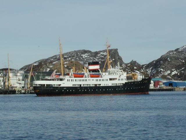 Die M/S  Nordstjernen  luft in Bod ein; 16.03.2002, nordgehend