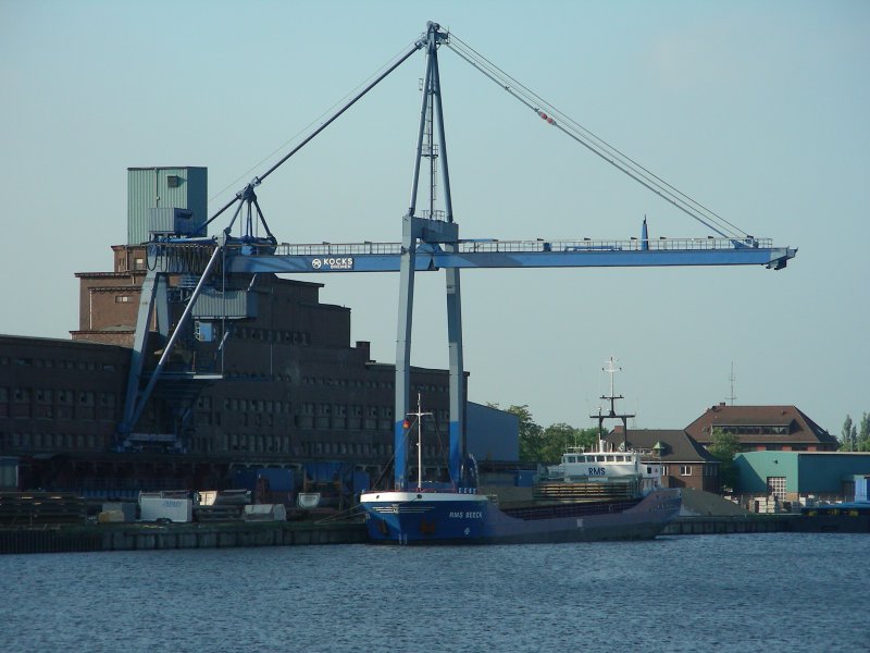 die Nase etwas tiefer
RMS Beeck im Bremer Industriehafen