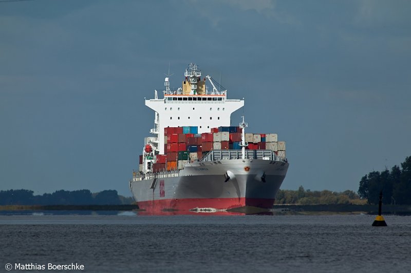 Die OOCL Norfolk auf der Elbe bei Lhe-Sand am 30.09.09.