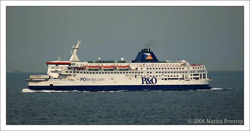 Die P&O-Fhre  Pride of Dover  (Dover/UK) berquert den rmelkanal von Calais (Frankreich) nach Dover. Lnge 169,6 m, Breite 28,27 m, Geschwindigkeit 22 kn, Tonnage: 26.433 t, Kapazitt: 2.290 Passagiere, 650 Autos