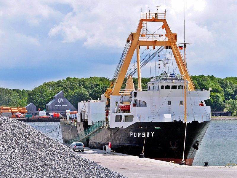 die  Porsoey  im Sdhafen von Stralsund am 18.06.09