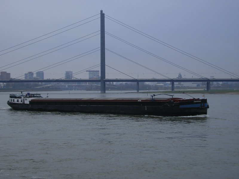 Die  Portofino  Leerfahrt in Dsseldorf in Richtung Duisburg.(27.01.2008)