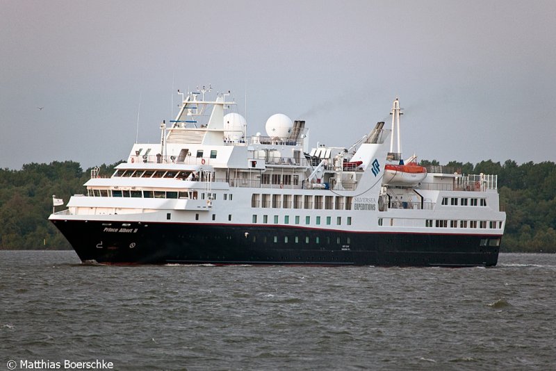 die Prince Albert II auf der Elbe bei Lhe Schulau am 30.05.09.