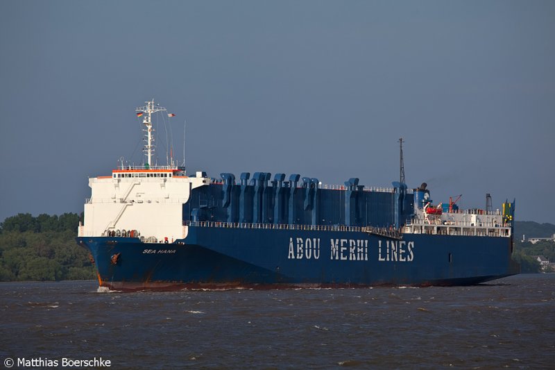 Die Sea Hana be Grnendeich auf der Elbe am 30.50.09.