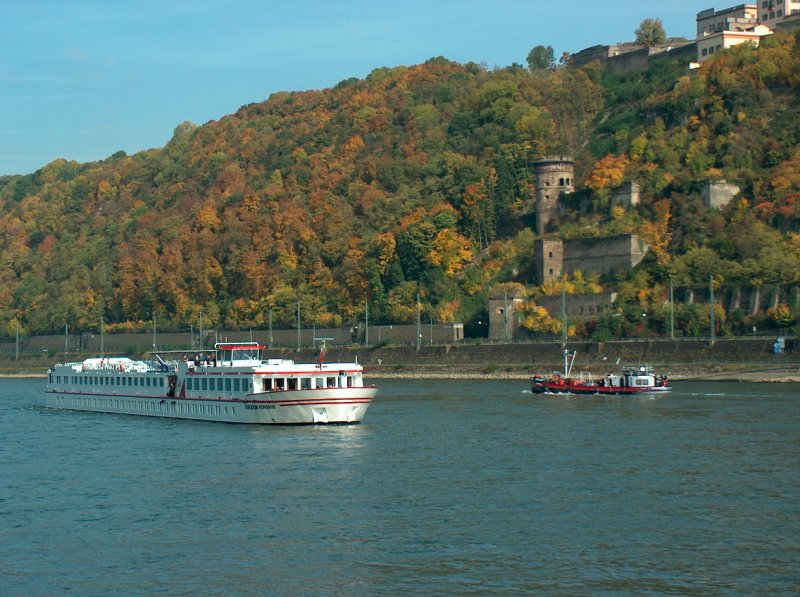 Die  Theodor Fontane  auf dem Rhein unterhalb der Festung Ehrenbreitstein; 10.10.2008