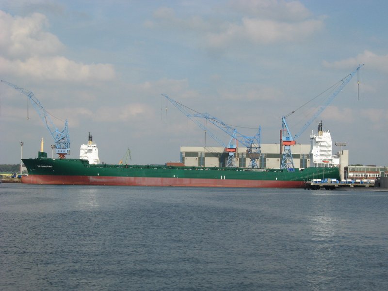 Die TS QINGDAO im Hafen von Kiel am 09.09.2008