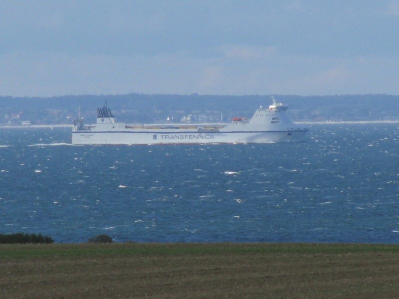 Diese Frachtfhre aus Lbeck-Travemnde kommend, erblickte ich vor der Mecklenburgischen Kste bei Boltenhagen/Steinbeck (Nordwestmecklenburg), 13.09.2008