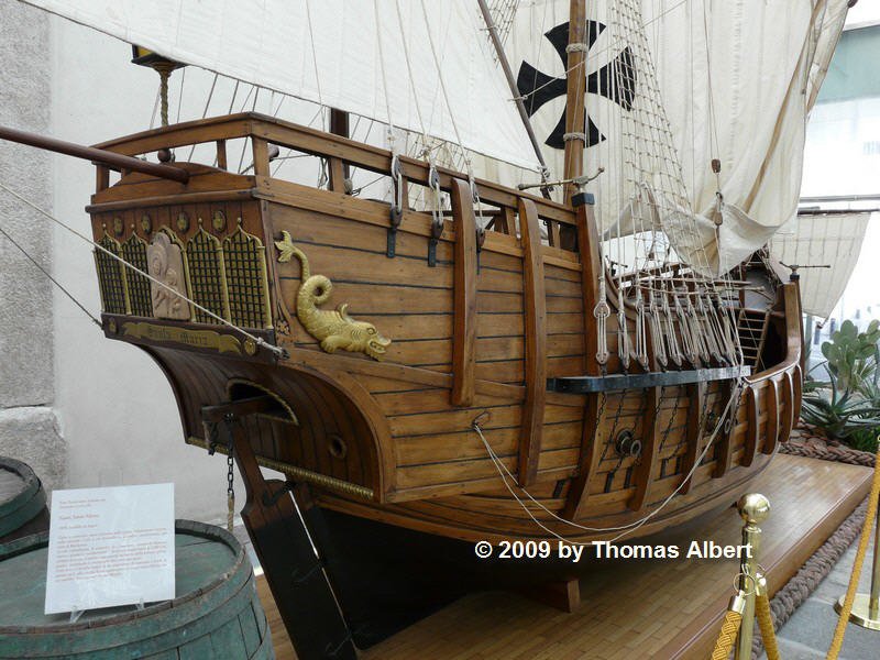 Dieses etwa 5 Meter lange Schiffsmodell vom Kolumbus-Schiff  Santa Marie  steht im Schifffahrtsmuseum von Genua.