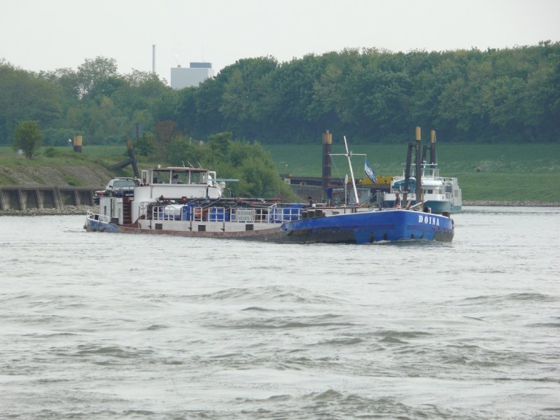  DOINA  aus der Ruhr kommend bei Duisburg weiter Rheinaufwrts fahrend am 26.4.2009