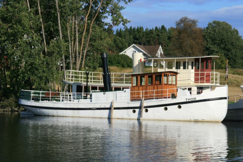 D/S  Thor  Baujahr 1903, Fredrikstad Mekaniske Verksted, Bau No. 84. Lnge: 19,5m, Breite: 4,6m, 46,5 BRT. Strmsfoss, 12.09.2009