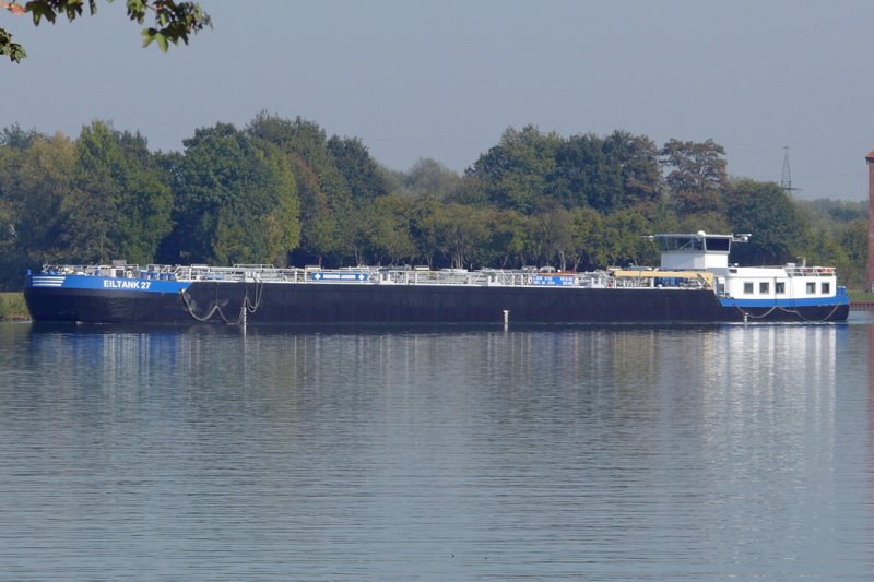  EILTANK 27  kommend aus dem Dortmund-Ems-Kanal abbiegend in den Wesel-Datteln-Kanal 27.9.2009