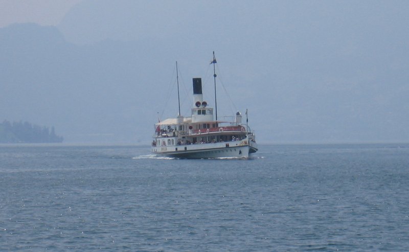 Ein Gewitter zieht auf, Dampfer Schiller unterwegs nach Luzern. Juni 2007.