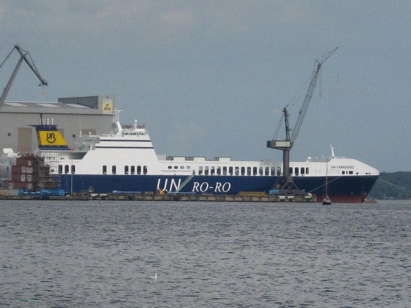 Ein RORO Frachter im Hafen von Flensburg am 07.09.2008