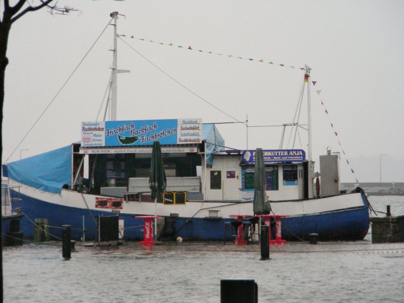 es knnte beim Fischbrtchen kaufen zu nassen Fen kommen
Stralsund 21.03.07