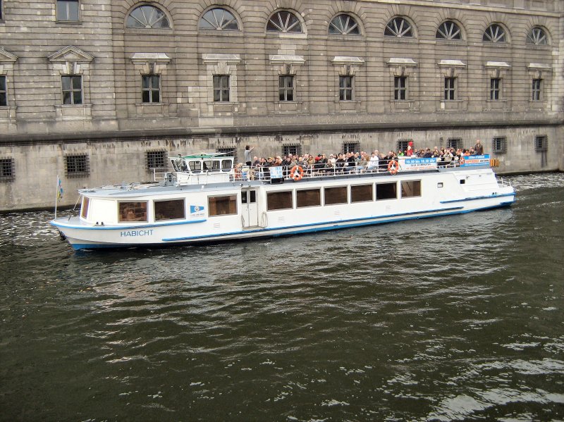 Fahrgastschiff HABICHT auf der Spree, 12.10.2008 Berlin