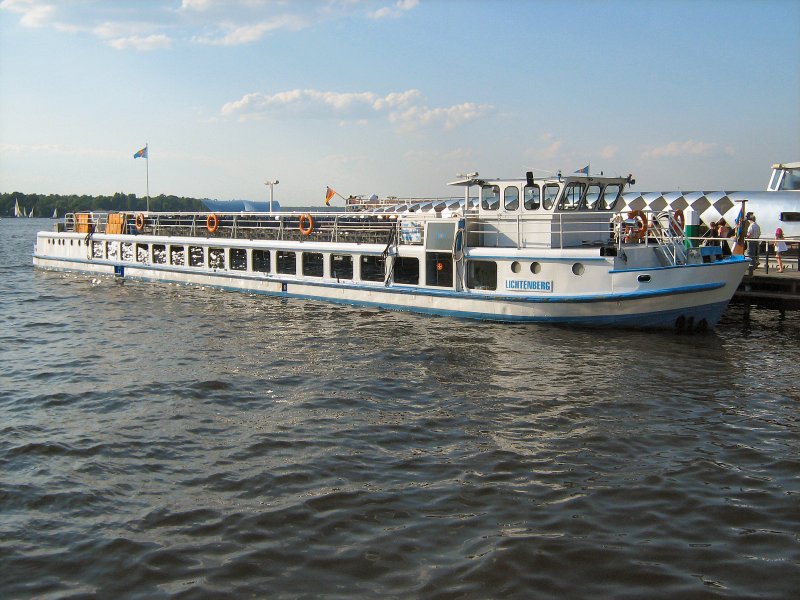 Fahrgastschiff Lichtenberg an der Anlegestelle Wannsee, Juni 2008