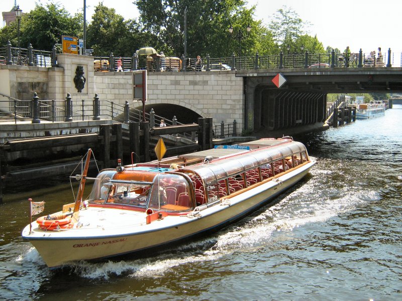 Fahrgastschiff ORANJE NASSAU auf der Spree, Sommer 2007