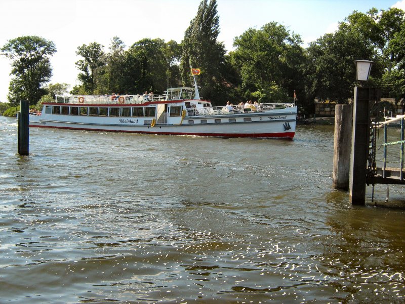 Fahrgastschiff Rheinland vor der Pfaueninsel, BERLIn, 2007