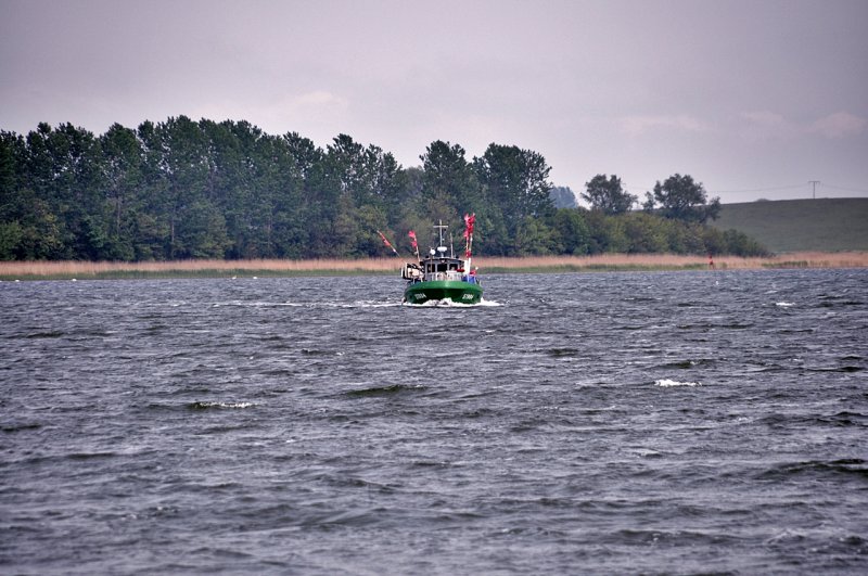 Fischerboot STR04 unterwegs auf dem Sund