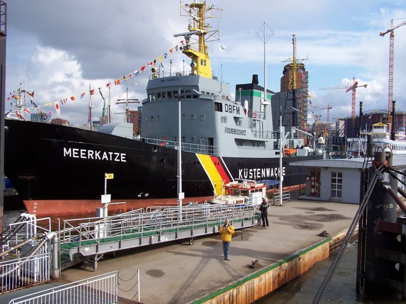 Fischereischutzschiff  Meerkatze  an der berseebrcke in Hamburg am 04.10.2008